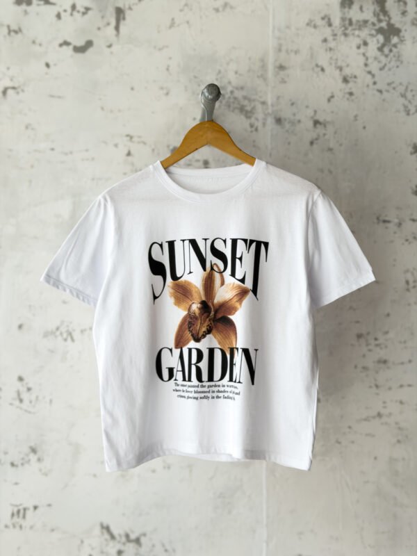 Remera Missandey Sunset Garden Bl